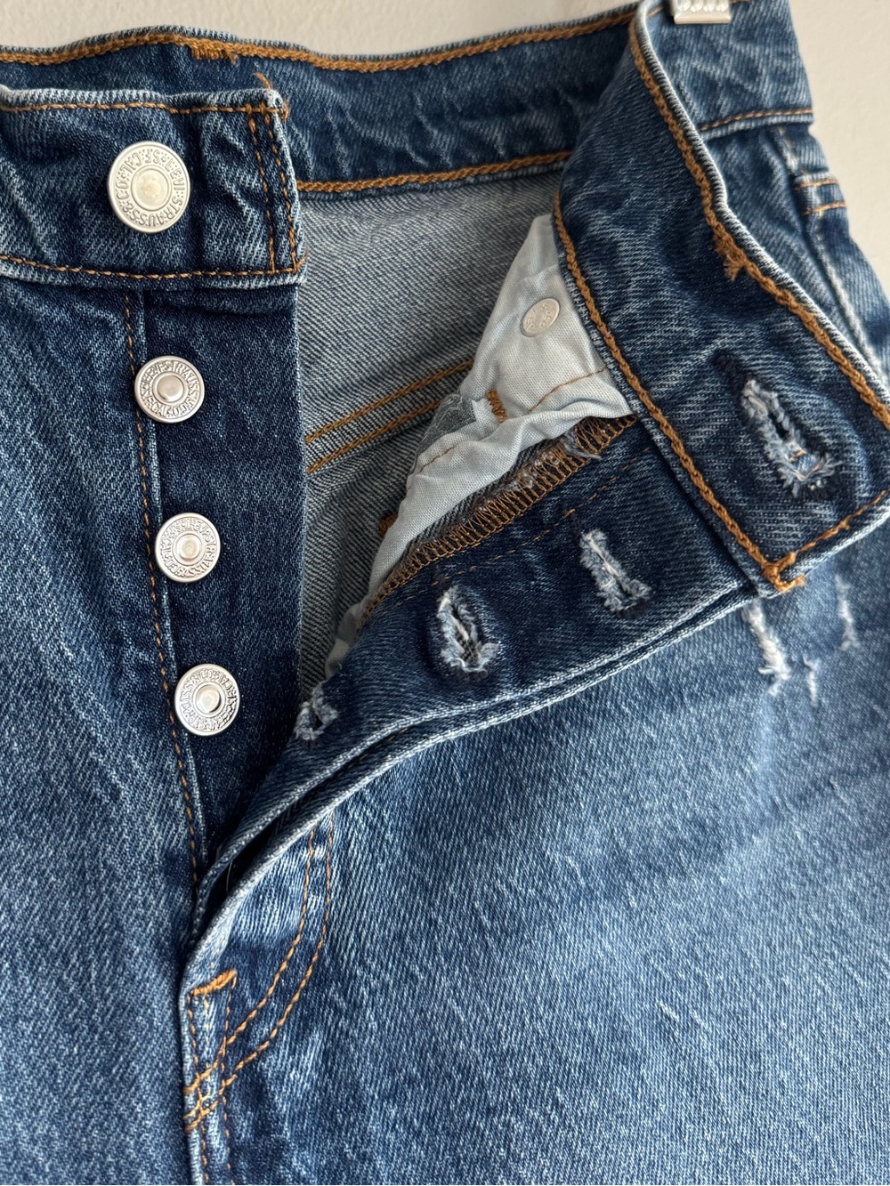 LEVIS 501s Original Cropped Womens W24 L26 Denim Jeans - Picture 6 of 16